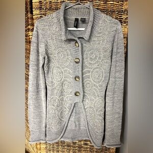 BKE- Buckle, Grey yarn pattern, Size:‎ Medium, Pre-Owned